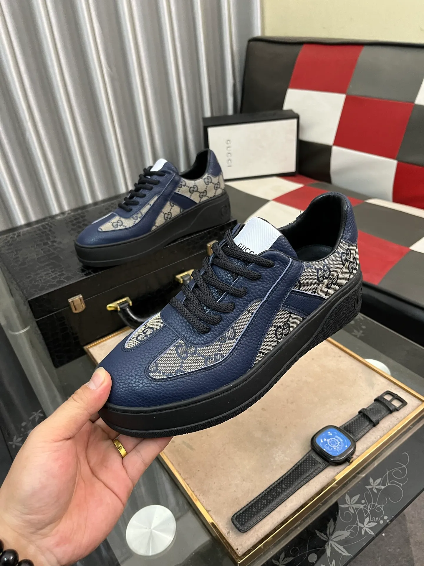 Men's shoes💰420⌚️⌚️[GUCCI] Gucci men's casual shoes are absolutely popular🔥The ultimate matching item for trendy men! The charm of super texture is irresistible, the main recommendation, the flower leather color is bright! The upper is made of high-quality cowhide with branded fabrics, pigskin lining for the feet, and wear-resistant rubber sole, which is noble and elegant! Extremely comfortable🎁🎁You can be as handsome as you want💪 38-443️⃣colors available